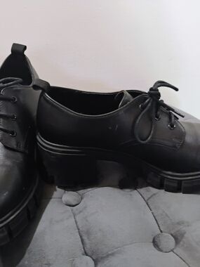 Madden Girl Black Chunky Lace-Up Women's Dress Shoes